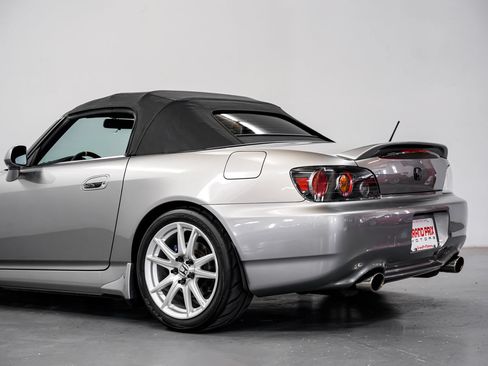 Used 2004 Honda S2000 image 32