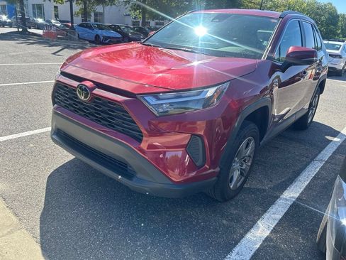 Used 2025 Toyota RAV4 XLE AWD/4WD image 3