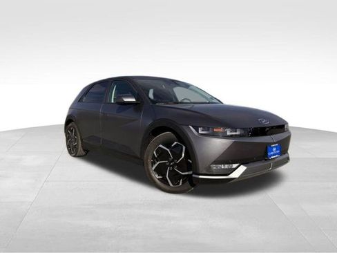 New 2024 Hyundai Ioniq 5 SEL image 4