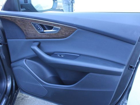 Used 2020 Audi Q8 Premium w/ Black Optic Package image 26