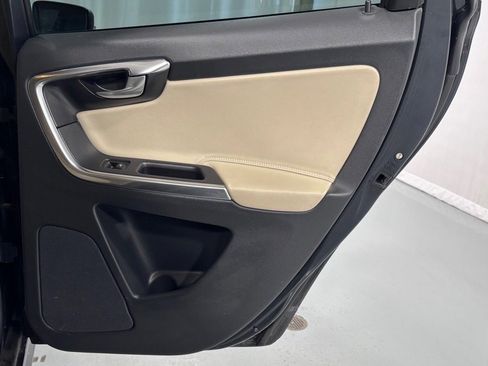 Used 2015 Volvo XC60 T6 Premier Plus image 29