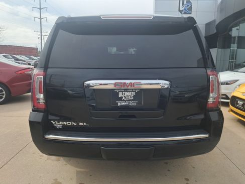 Used 2017 GMC Yukon XL Denali w/ Open Road Package image 11