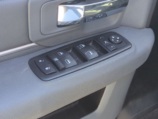 Used 2015 RAM 2500 SLT w/ Luxury Group AWD/4WD image 13