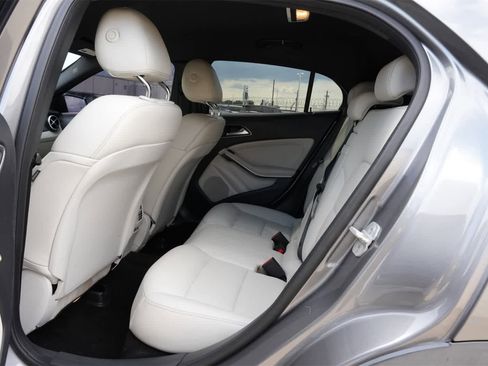 Used 2016 Mercedes-Benz GLA 250 image 17