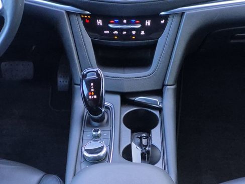 Used 2024 Cadillac XT5 Premium Luxury image 10