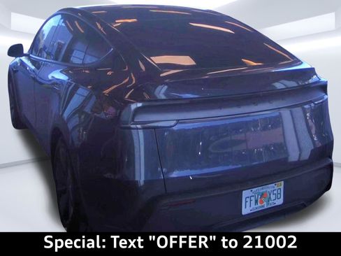 Used 2026 Tesla Model Y 2WD image 5
