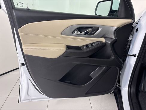 Used 2023 Chevrolet Traverse LS w/ Safety Package image 15