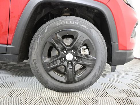 Used 2024 Jeep Compass Latitude AWD/4WD image 11