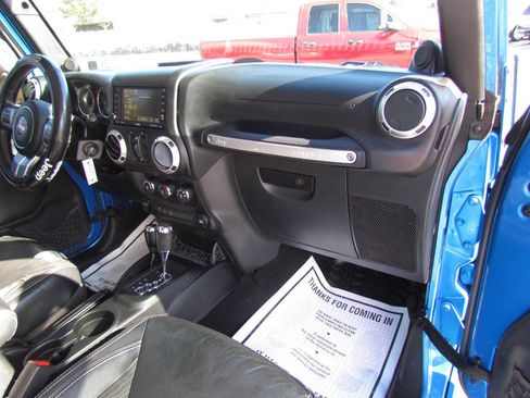 Used 2014 Jeep Wrangler Unlimited Sport image 17
