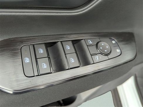 New 2026 Nissan Kicks S image 25