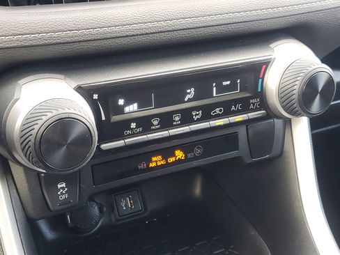 Used 2023 Toyota RAV4 LE image 27