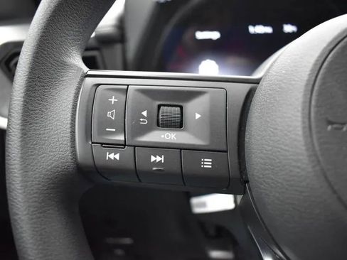 Used 2025 Nissan Kicks SV image 23