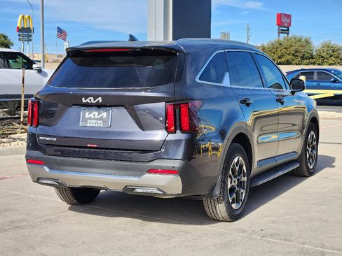 New 2026 Kia Sorento S w/ S Panoramic Sunroof Package image 4