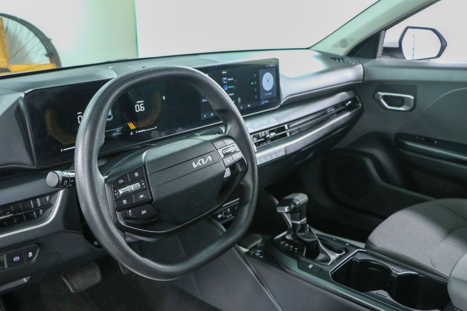 Used 2025 Kia K4 FWD image 22