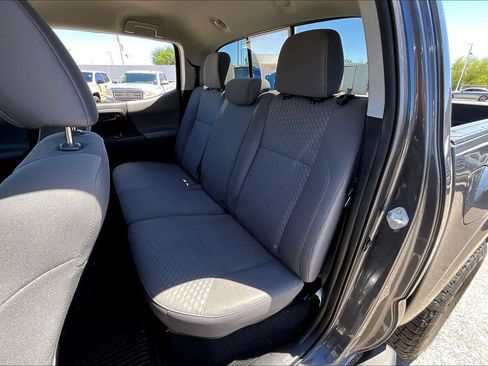 Used 2022 Toyota Tacoma SR w/ SR Convenience Package image 18