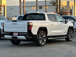 New 2025 GMC Sierra EV Denali AWD/4WD video 4