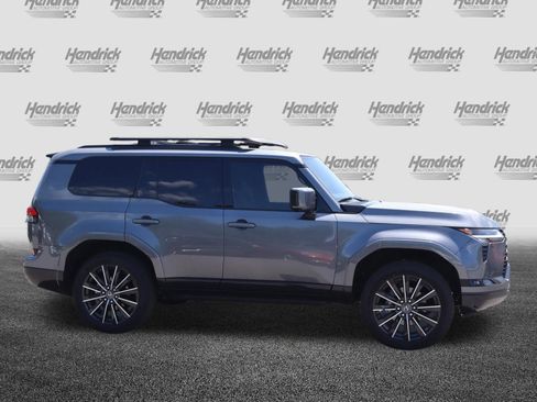 Used 2025 Lexus GX 550 w/ Accessory Package (2T) AWD/4WD image 10