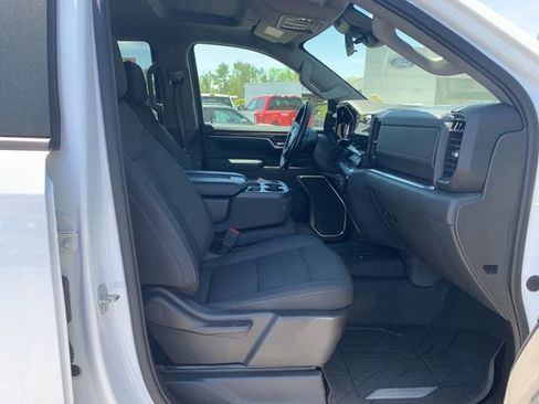 Used 2022 Chevrolet Silverado 1500 LT AWD/4WD image 15