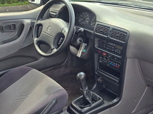 Used 1993 Nissan NX 2000 image 34