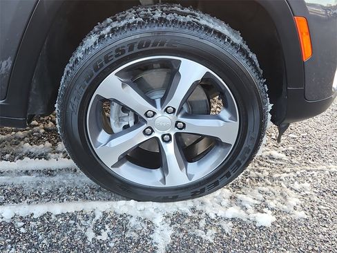 Used 2023 Jeep Grand Cherokee 4WD 4xe image 10