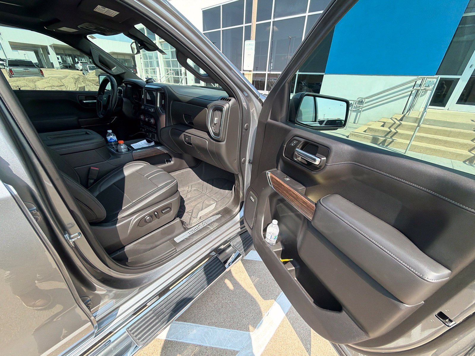 Used 2021 Chevrolet Silverado 1500 High Country AWD/4WD image 22