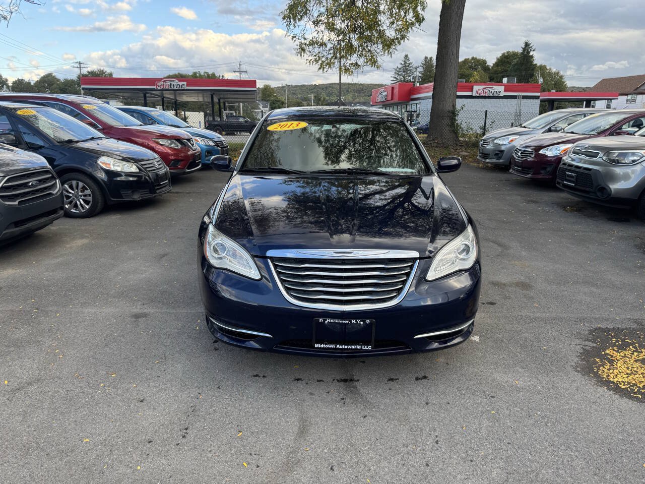 Used 2013 Chrysler 200 Touring FWD image 2