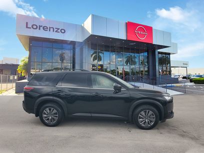 Certified 2025 Nissan Pathfinder SV w/ Black Appearance Package