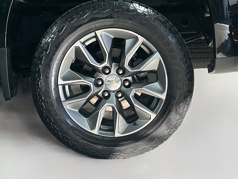 Used 2024 Chevrolet Silverado 1500 LT AWD/4WD image 29