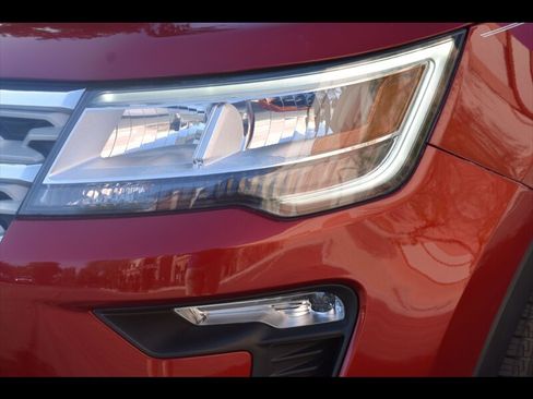 Used 2019 Ford Explorer XLT w/ Equipment Group 202A FWD image 48