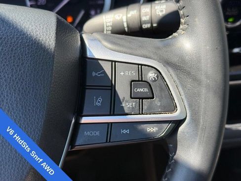 Used 2022 Toyota Highlander XLE AWD/4WD image 22