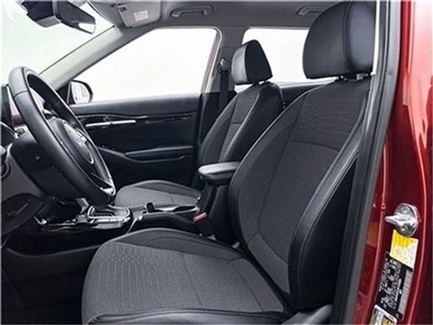 Used 2023 Kia Seltos S w/ Navigation Package image 7