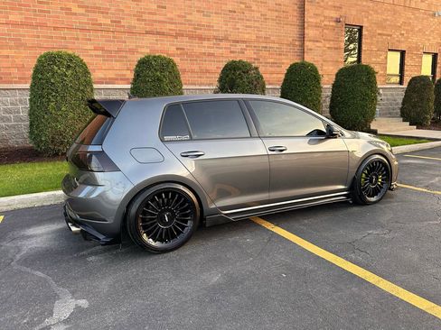 Used 2019 Volkswagen Golf R 4-Door image 39