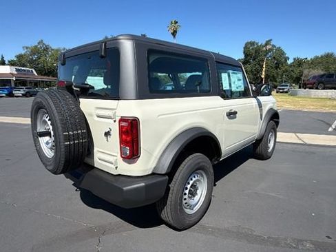 New 2026 Ford Bronco 2-Door AWD/4WD image 4