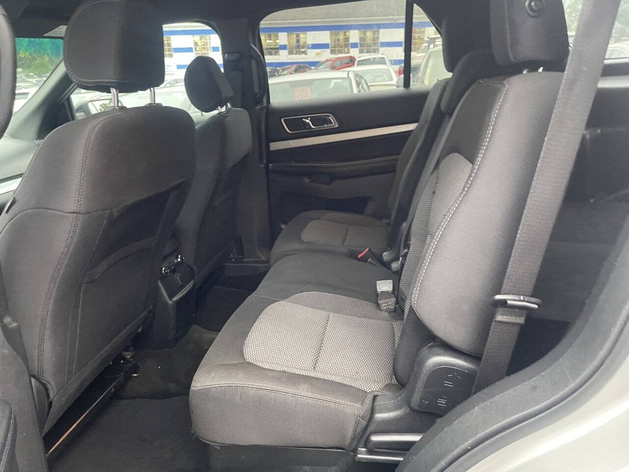 Used 2016 Ford Explorer XLT AWD/4WD image 15