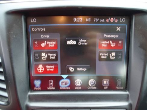 Used 2016 Chrysler 200 C w/ Premium Group FWD image 24