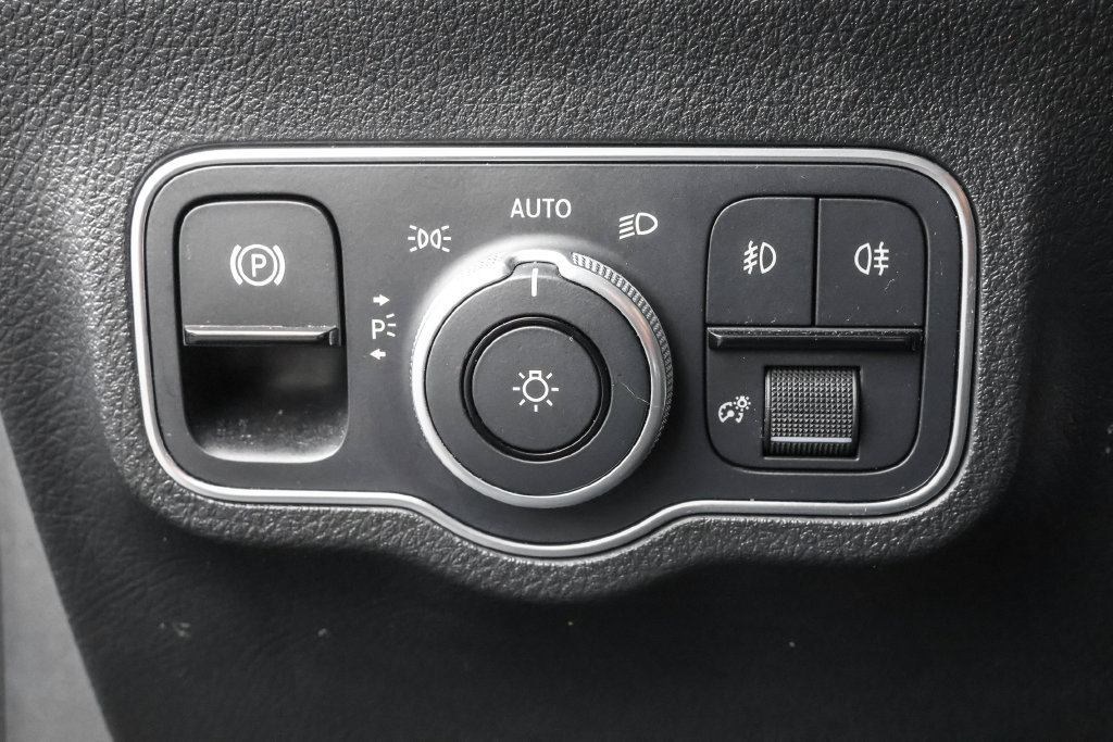 Used 2023 Mercedes-Benz GLA 250 4MATIC image 16