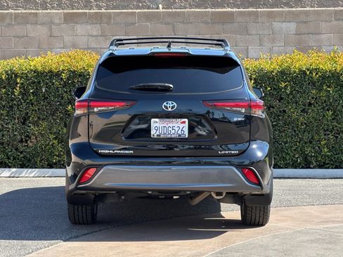 Used 2025 Toyota Highlander Limited AWD/4WD image 5