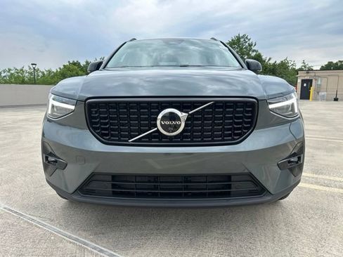 Certified 2026 Volvo XC40 B5 Plus AWD/4WD image 2