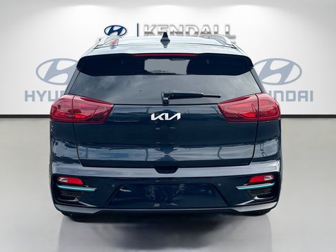 Used 2022 Kia Niro EX Premium w/ Cold Weather Package image 5