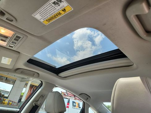 Used 2019 Honda Insight Touring image 9