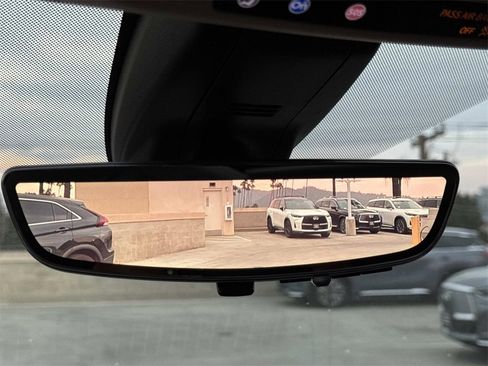 Used 2021 GMC Yukon Denali w/ Denali Premium Package image 37