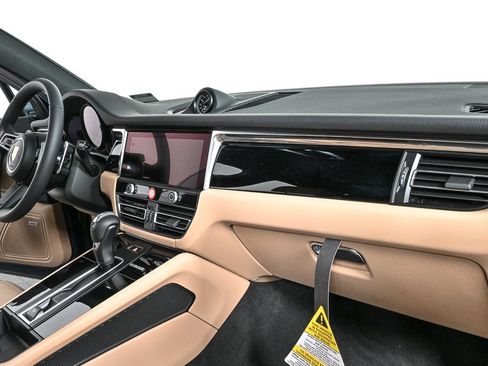 New 2026 Porsche Macan image 26