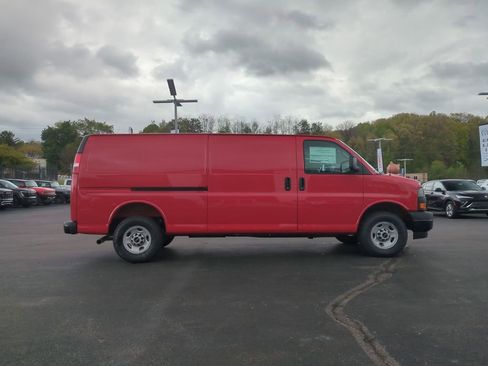 New 2026 GMC Savana 2500 Extended w/ Driver Convenience Package RWD image 4