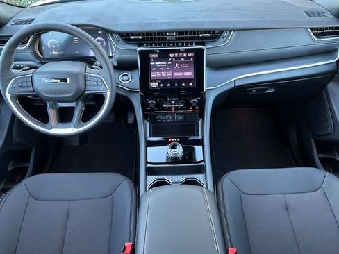 New 2025 Jeep Grand Cherokee Laredo X w/ Luxury Tech Group I image 13