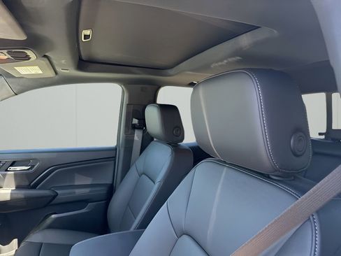 New 2025 GMC Canyon Elevation w/ Convenience Package image 18