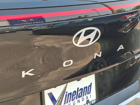 New 2026 Hyundai Kona Limited FWD image 8