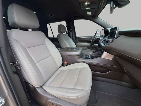 Used 2022 Chevrolet Tahoe Z71 w/ Z71 Off-Road Package image 16