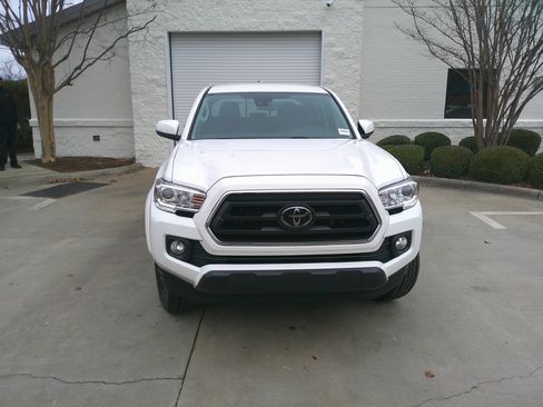 Used 2023 Toyota Tacoma SR5 image 5