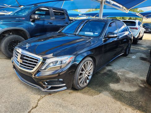 Used 2017 Mercedes-Benz S 550 4MATIC Sedan image 2