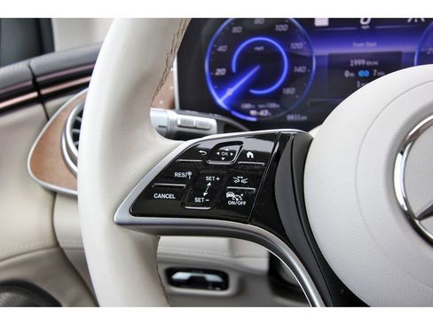 Used 2023 Mercedes-Benz EQS 450+ SUV image 19